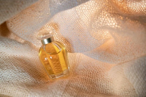 Découvrez le musc tahara pour femme : Une essence subtile et élégante